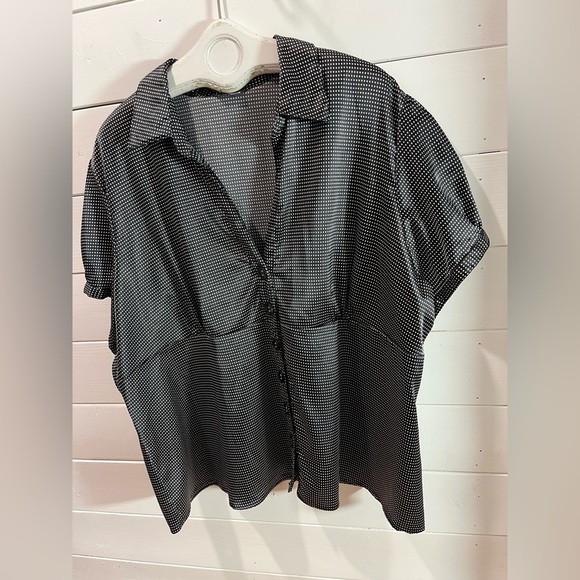 PENNINGTONS Black & White Satin Polka Dot Blouse – Estimated Size 5X - Picture 5 of 8